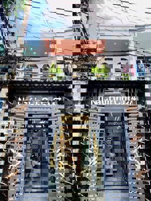 nhà như hình ra gấp chính chủ bình chánh sang tên ngay