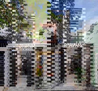 Khách bỏ cọc . Chủ bán lại trừ cọc khách ra . Nhà mặt tiền 1trệt1 lầu