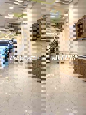 CHÍNH CHỦ GẤP BÁ.N, rẻ hơn nhà hàng xóm đã giao dịch, Giảm 300tr