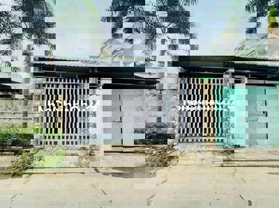 Bán Gấp căn nhà Bà Điểm 990 triệu có SHR Rộng 119m2, Chủ Ngộp Gấp !!