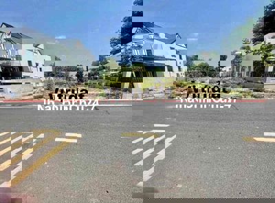 chủ kẹt tiền cần bán lô đất thổ cư 200m2 giá 180tr