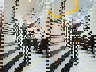 CHINH CHỦ BÁN NHÀ DT 50M TRUNG TÂM NGÃ TU SỞ