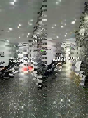 chủ kẹt tiền bán nhà tâm đắt hẻm xe tải