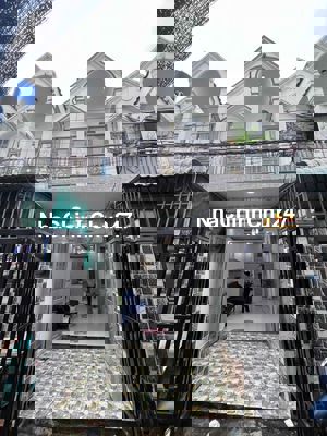 chủ nhà cần bán gấp nhà hóc môn chính chủ.Giá 355tr 4x10.LH:***