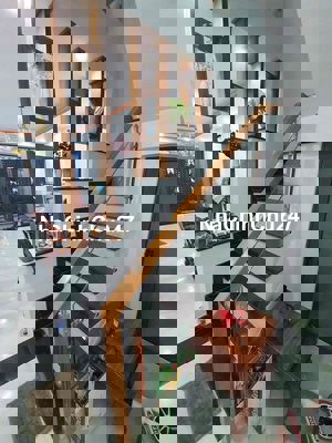 CHÍNH CHỦ CẦN BÁN NHÀ MỚI 1 TRỆT 2 LẦU, VIEW ĐỐI DIỆN CỔNG CHÍNH TRƯỜN