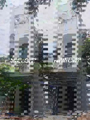 Chính chủ cần bán gấp căn nhà 2 lầu 80m2 mặt tiền mỹ phước tân vạn