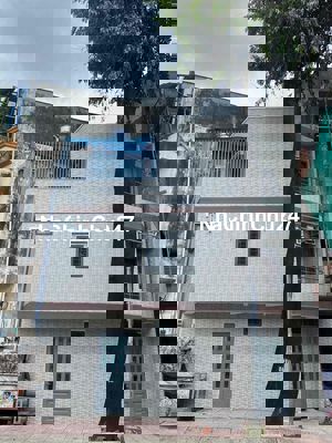 Chính chủ cần bán nhà Mặt tiền Trường Sa vào ở ngay