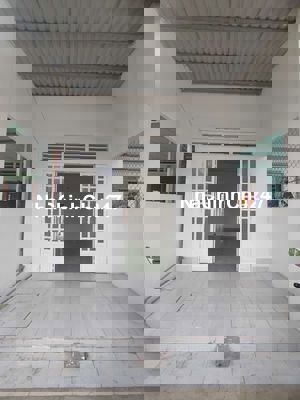 Bán đất chính chủ kèm nhà cấp 4, đường nhựa 5m, thổ cư 70m2