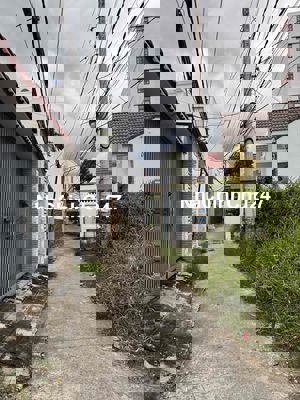 Nhà cấp 4 còn mới 90% chủ quyền nhà