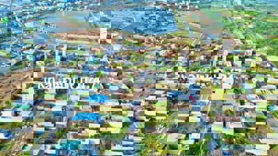 Tôi chính chủ bán lô đất đẹp Tân Đô-Đức Hoà kề hồ cảnh quan, giá tốt.