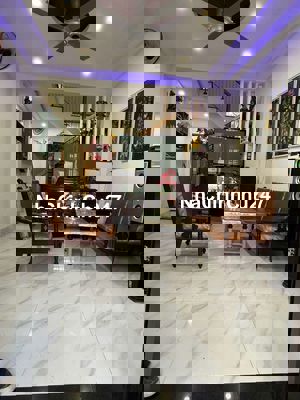 Kiệt nguyễn công hãng chủ bán gấp