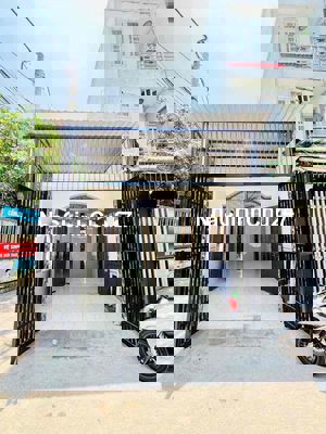 Chính chủ bán gấp nhà Bình Tân  gần chợ Bình Hưng Hoà