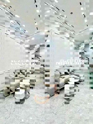 Bán nhà 5 tầng, ngõ nông, mới, sổ đỏ đẹp. chính chủ