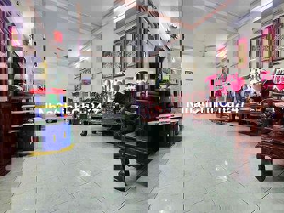 🍀Nhà MẶT TIỀN 220m2( 10 x 22)3 tầng MTKD Sát Sân Bay chính chủ 27 năm