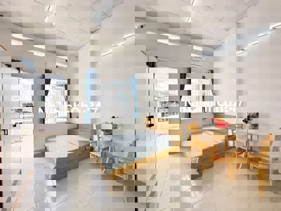 Mới 100% ! Dạng studio balcon - Full Nội Thất - Ngay Vòng Xoay Dân Chủ