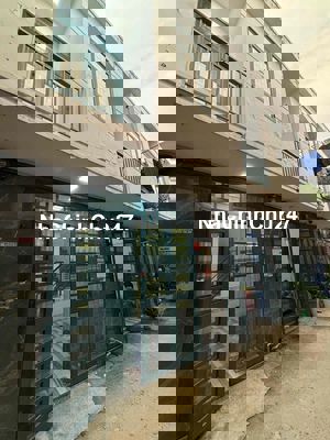 Bán nhà chính chủ gần chợ Đức hoà cầu xáng chạy lên 10 phút