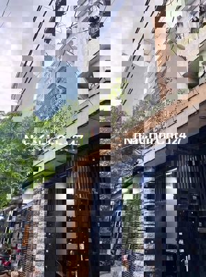 Chủ cần bán gấp nhà Phong Phú . Bình Chánh. Giá 1 tỷ 620 triệu/ 60m2.