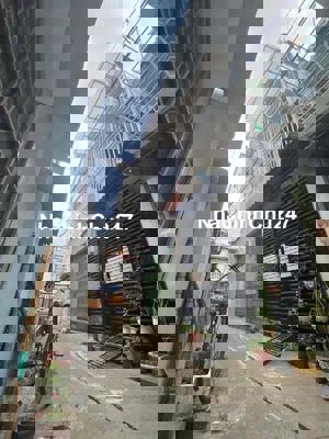 Nhà chính chủ chưa qua đầu tư. chính chủ cần bán nhà Hem xe hơi Thông