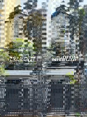 CHÍNH CHỦ: Biệt thự mini mặt tiền ĐS 47, Phường Tân Quy, Q7, Tp HCM