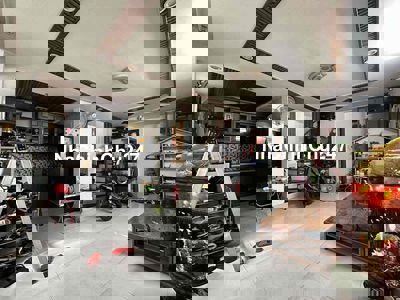 Nhà 2 tầng chính chủ đang ở