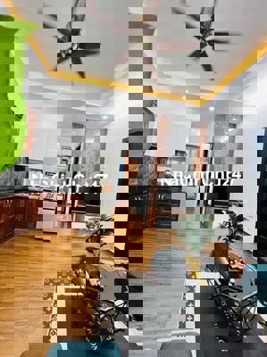 chính chủ bán căn đầu hồi 2 mặt thoáng full nội thất cao cấp