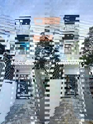 CẦN BÁN GẤP CĂN NHÀ CHÍNH CHỦ 82m2 NẰM TRÊN MẶT TIỀN ĐẠI LỘ HÙNG VƯƠNG