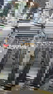 Ban nha moi dep hem xe oto chinh chu