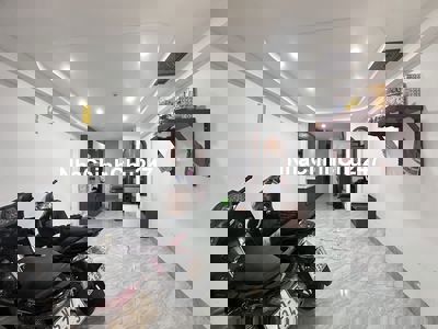 Chính chủ bán nhà ngõ 522 Trường Chinh.