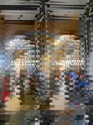 cần bán nhà ngay chủ khu man thiện sầm uất