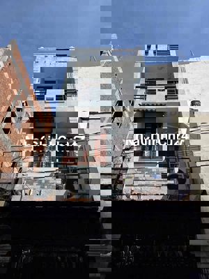 chủ gửi bán nhanh nhà hxh p11 nhà 3 tấm