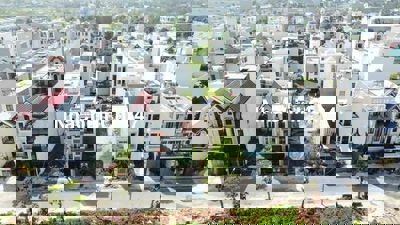 Chính Chủ cần bán lô đất trục chính ngay Cổng Chính - Gần Hồ - Chợ -TT