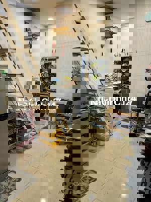 Nhà 2// hẻm 92 P21 Q.Bình Thạnh giá 1.9T TL chính chủ