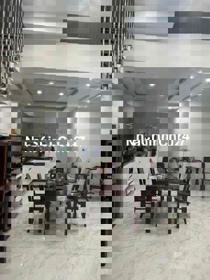 Chính Chủ bán nhà Mặt Tiền Tôn Đản vừa ở vừa kinh doanh