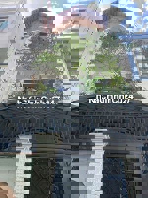 Nhà hẻm xe hơi. Chính chủ . Nhà còn đẹp 4pn 3wc