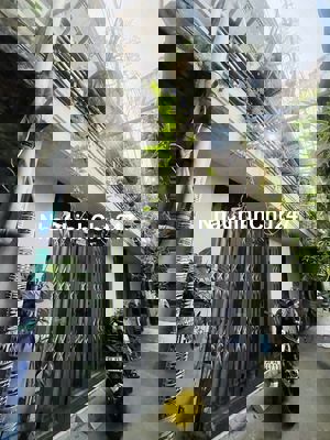 Chủ nhà cần bán gấp nhà 2 tầng đẹp