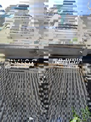 Chính chủ cần bán gấp căn nhà trung tâm Q3. Giá rẻ.