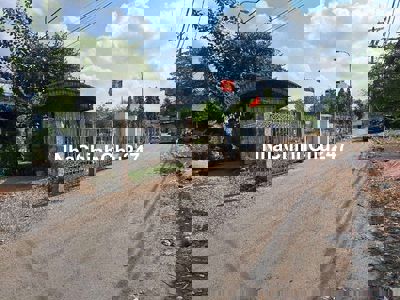 Nhà mới ở ngay , sát bên bệnh viện  chính chủ  , cách 10 bước HXH