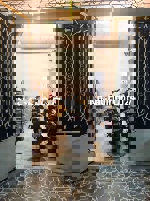 Nhà hẻm xe hơi diện tích khủng 116 m2 giá rẻ ( chính chủ )