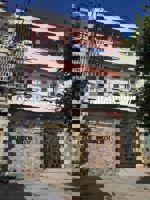 Chính Chủ Ngộp Bank Bán Villa Ngang 8,1m - 4Tầng - 4PN - Tặng nội thất