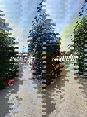 CHỦ BÁN GẤP LÔ ĐẤT MẶT TIỀN TẬP ĐOÀN 8, SAU TRƯỜNG THPT BÌNH CHÁNH