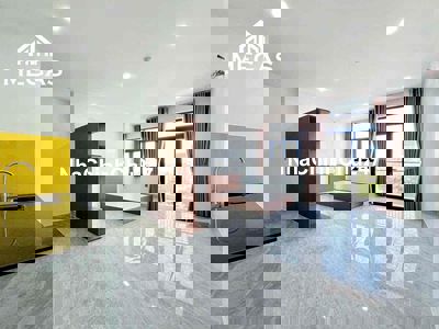 SIÊU PHẨM BAN CÔNG THOÁNG SÁNG - NGAY VÒNG XOAY DÂN CHỦ