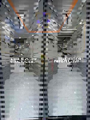 chính chủ gửi bán nhà đẹp lầu suốt 2/ ngắn liên ấp 234 vla đường 5m