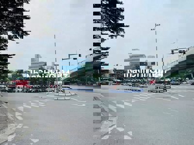 Chủ bán đất phân lô Nghĩa Đô- Hoàng Quốc Việt ôtô tránh vỉa hè k.doanh