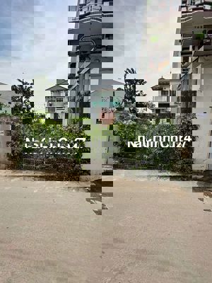 🔥 Chính chủ gửi bán Siêu Phẩm lô góc 1 mặt tiền 2 mặt thoáng 
💥 Dươn