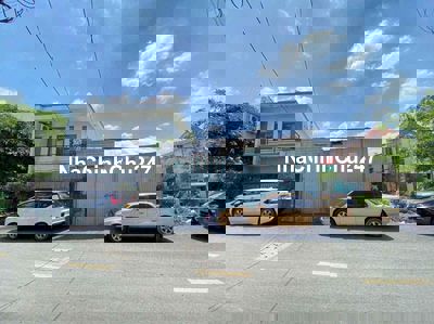 Bán đất Phạm Văn Đồng 8x18,5m Đường 10m 2 mặt tiền Sổ hồng chính chủ