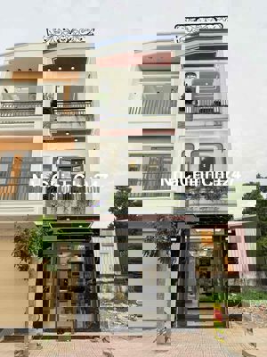 CHỦ BÁN GẤP CĂN NHÀ PHỐ 2 LẦU ĐẸP - An phú Thuận An Bình Dương