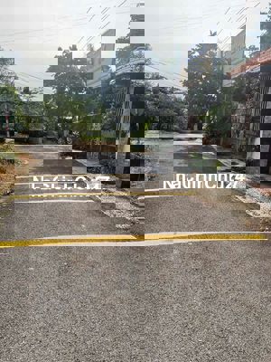 Chủ đang nợ ngân hàng 3,5 tỷ. Gồng không nổi. Mời dân buôn