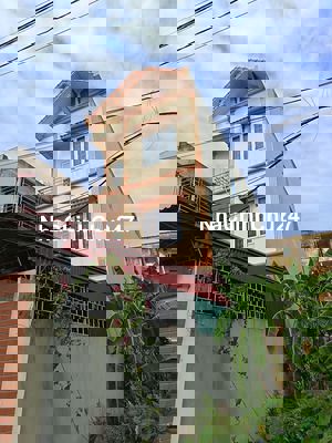 Chính chủ gửi căn 3 tầng thiết kế hiện đại đủ công năng cho hộ 5_7 ng