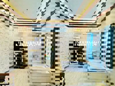 Chính chủ bán nhà 1 trệt 1 lầu, 2 mặt hẻm đường Cao Đạt Quận 5.