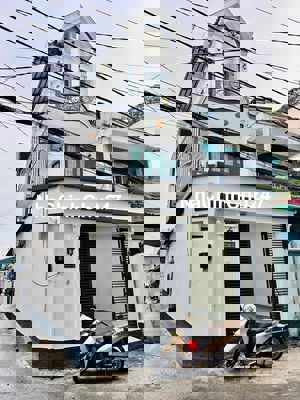 CẦN BÁN NHÀ 2 MT LÔ GÓC CHÍNH CHỦ PVC